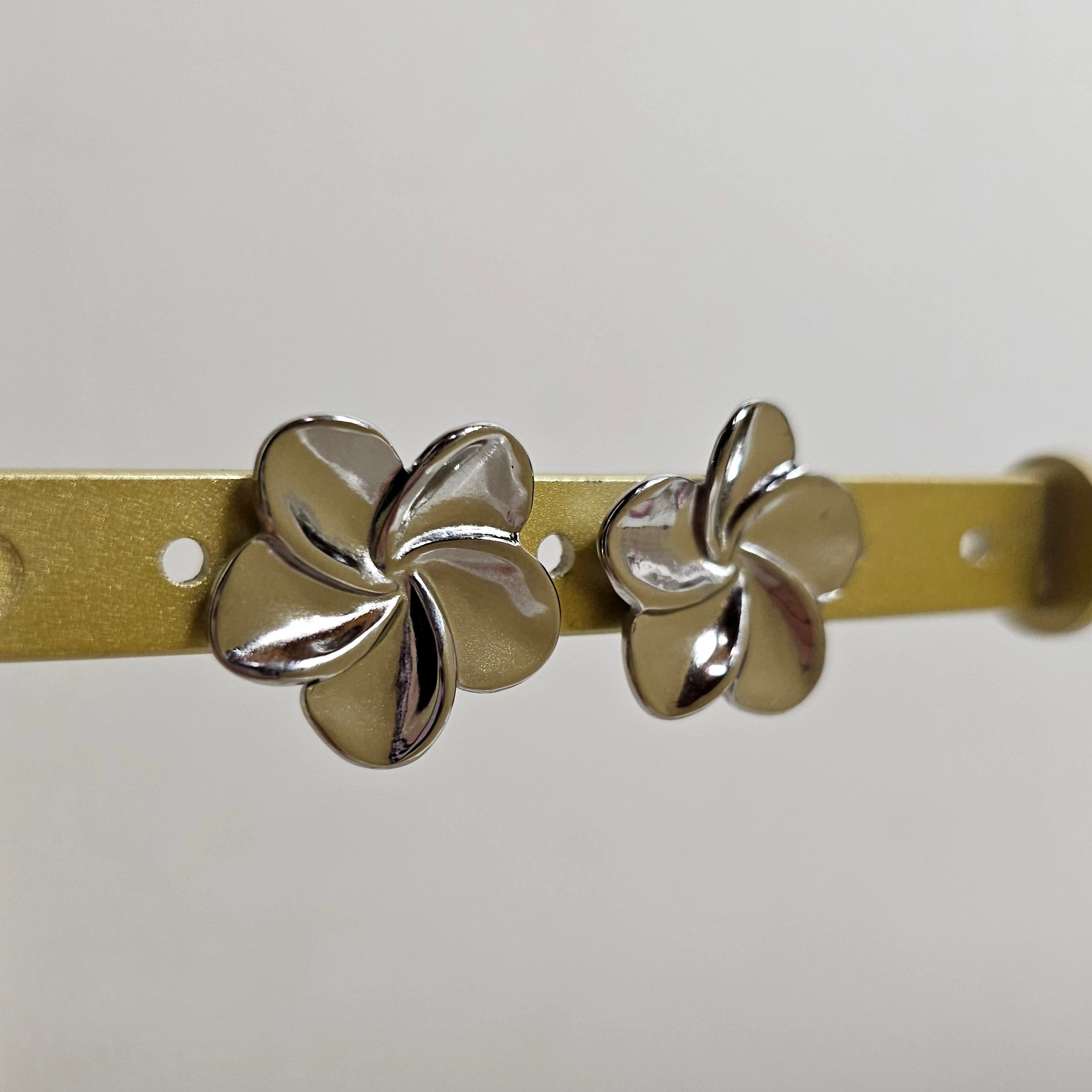 Jarilla Studs