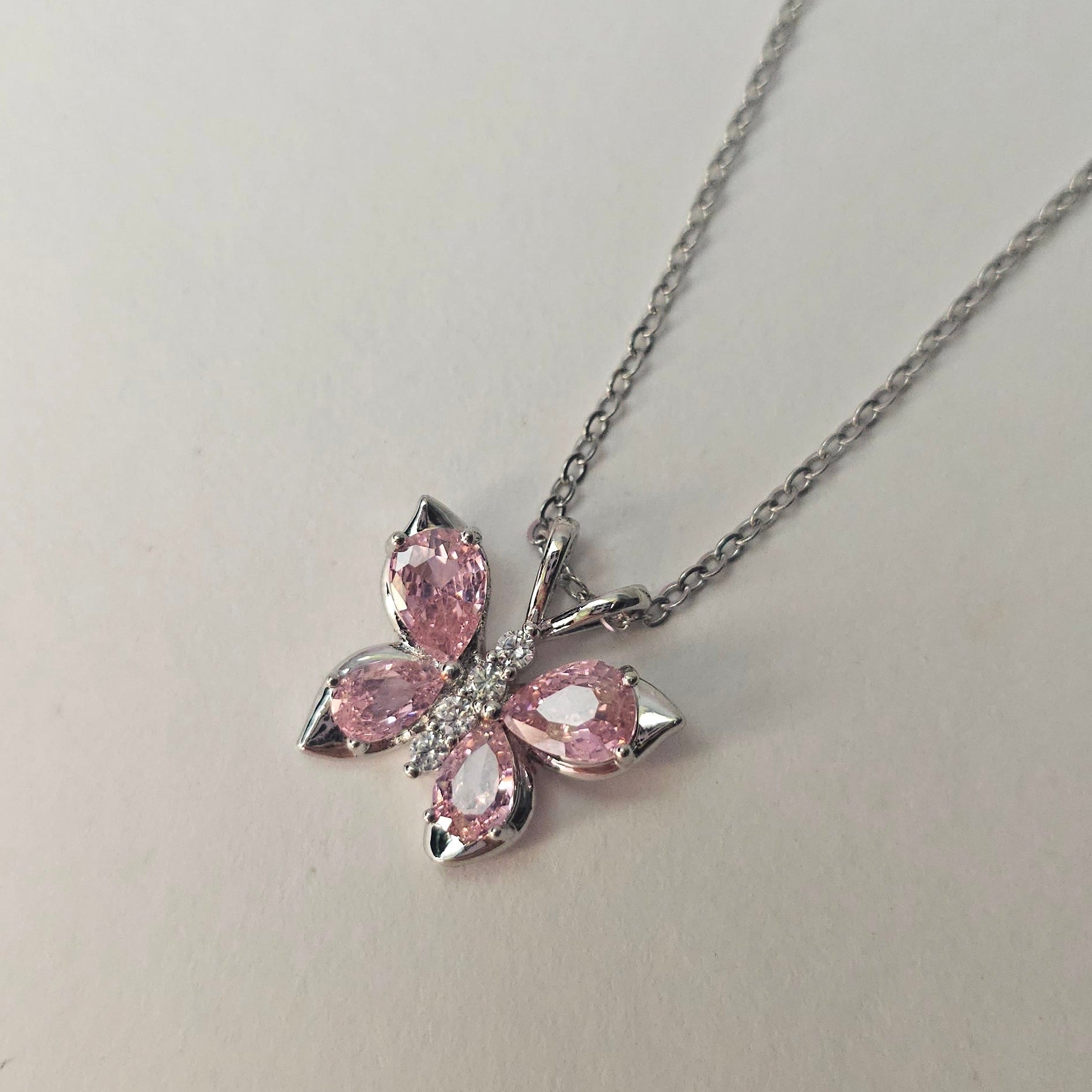Mariposa de Cristal Necklace