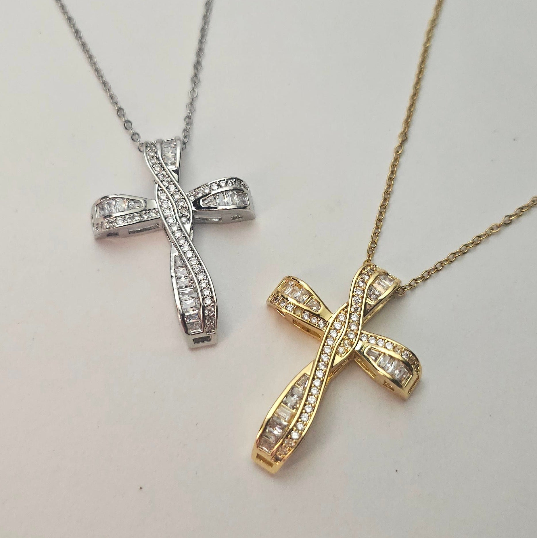 Cruz Necklace