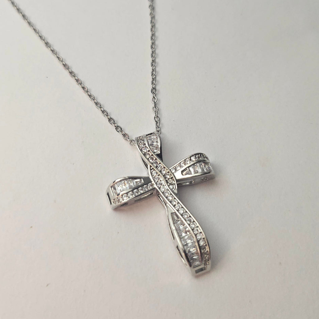 Cruz Necklace