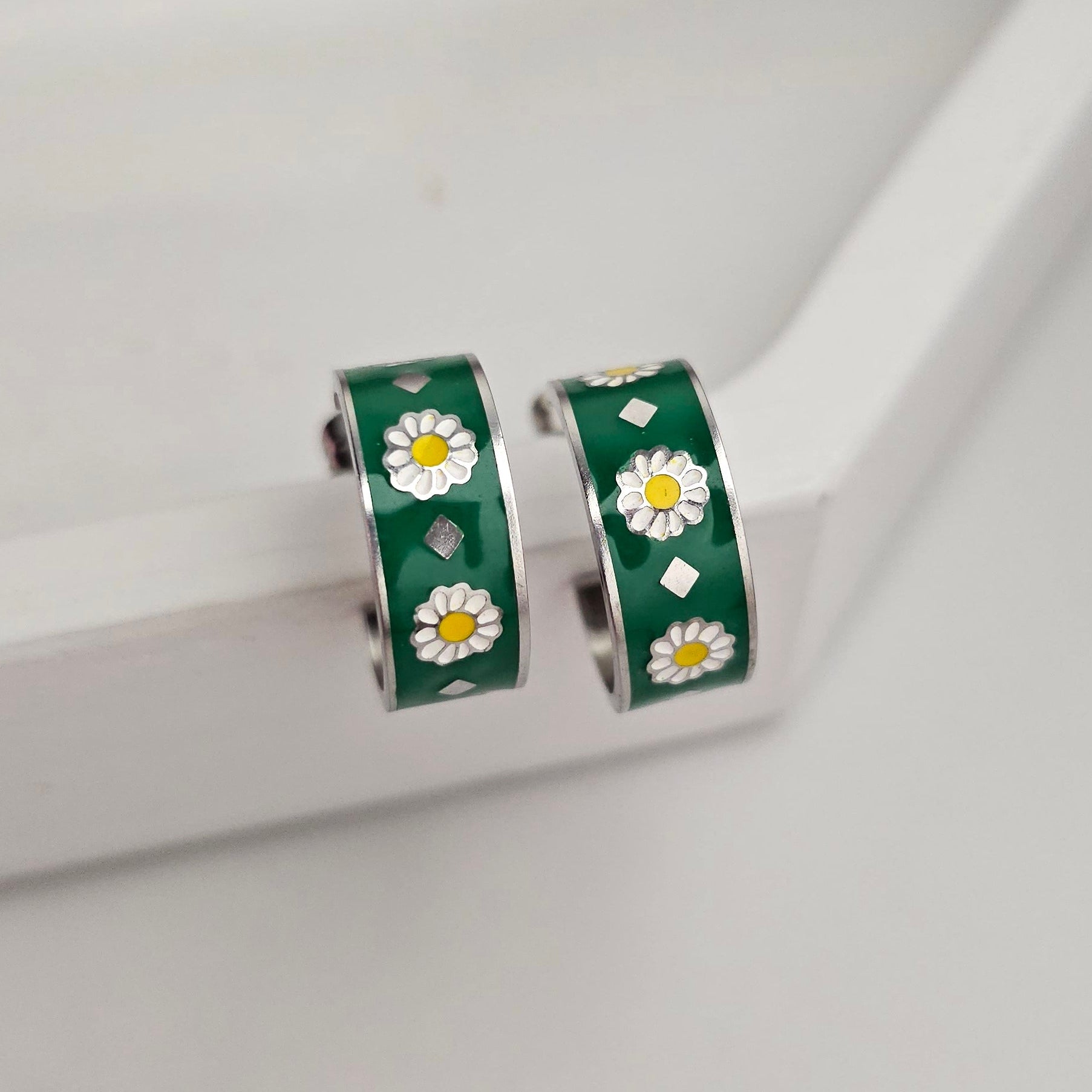Verde Margarita Semi Hoops