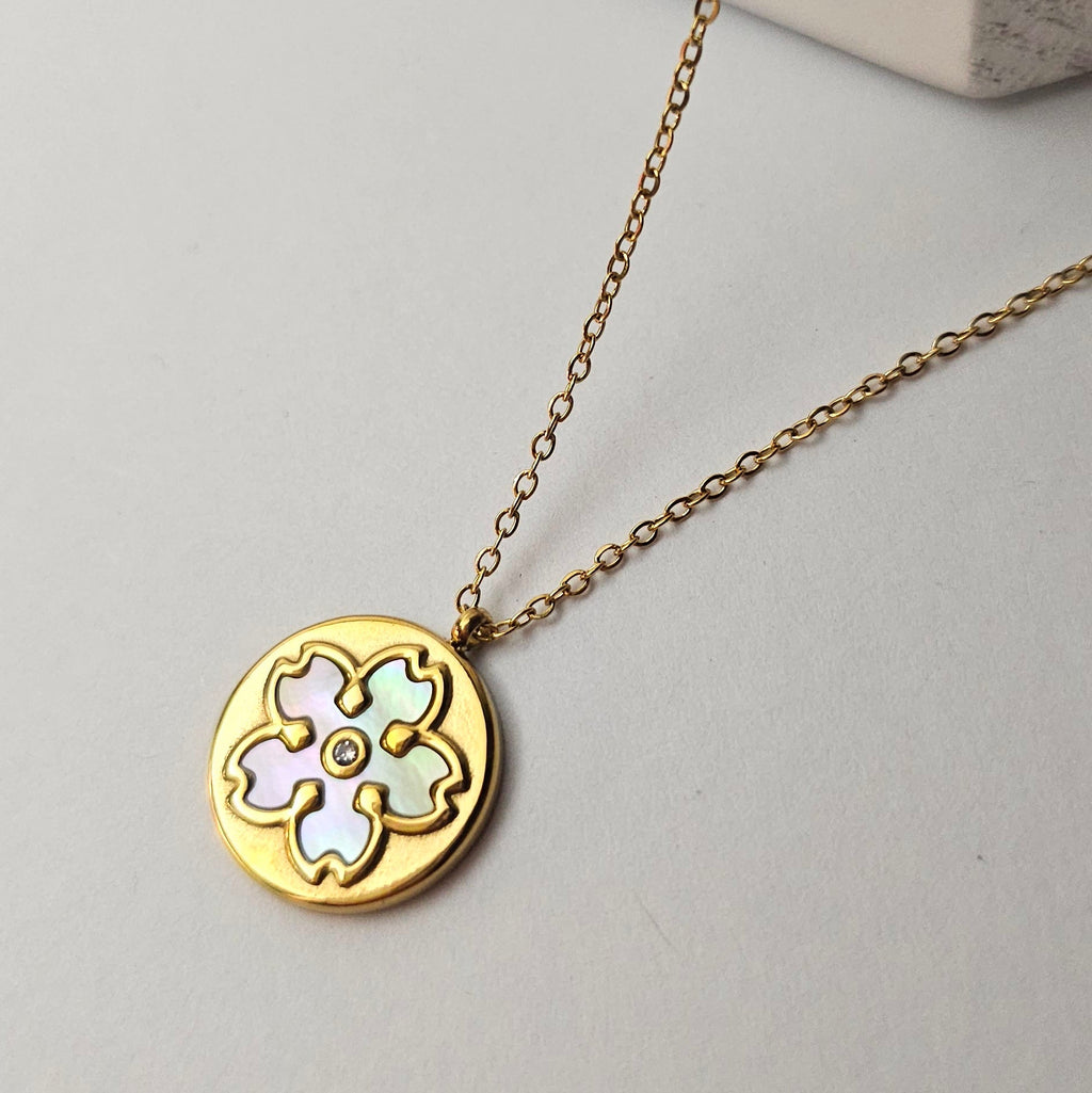 Vinza Necklace