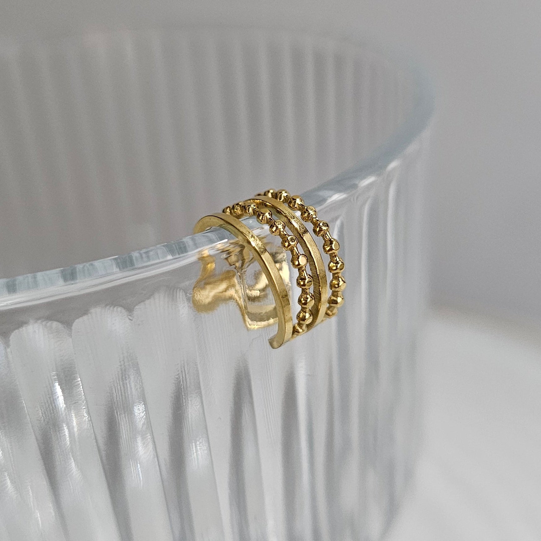 Kari Earcuff