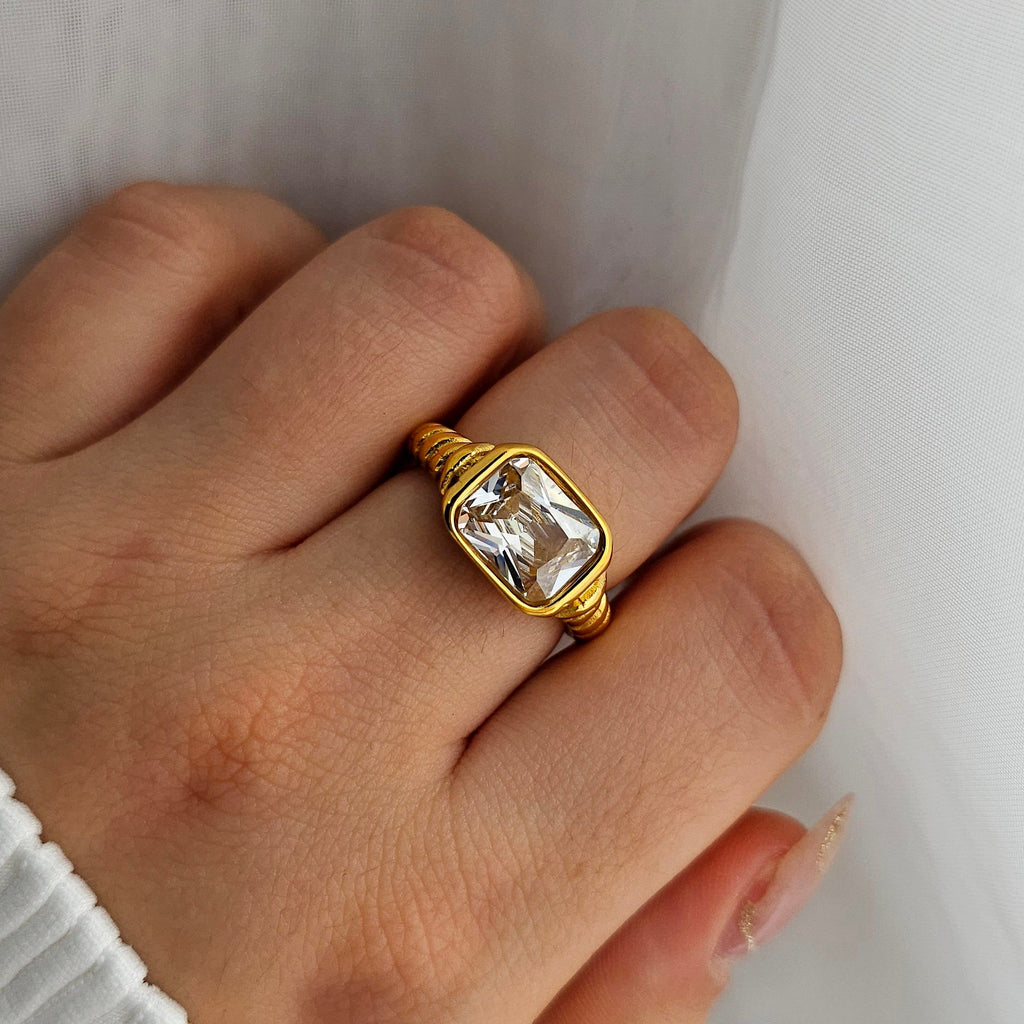Zelia Ring