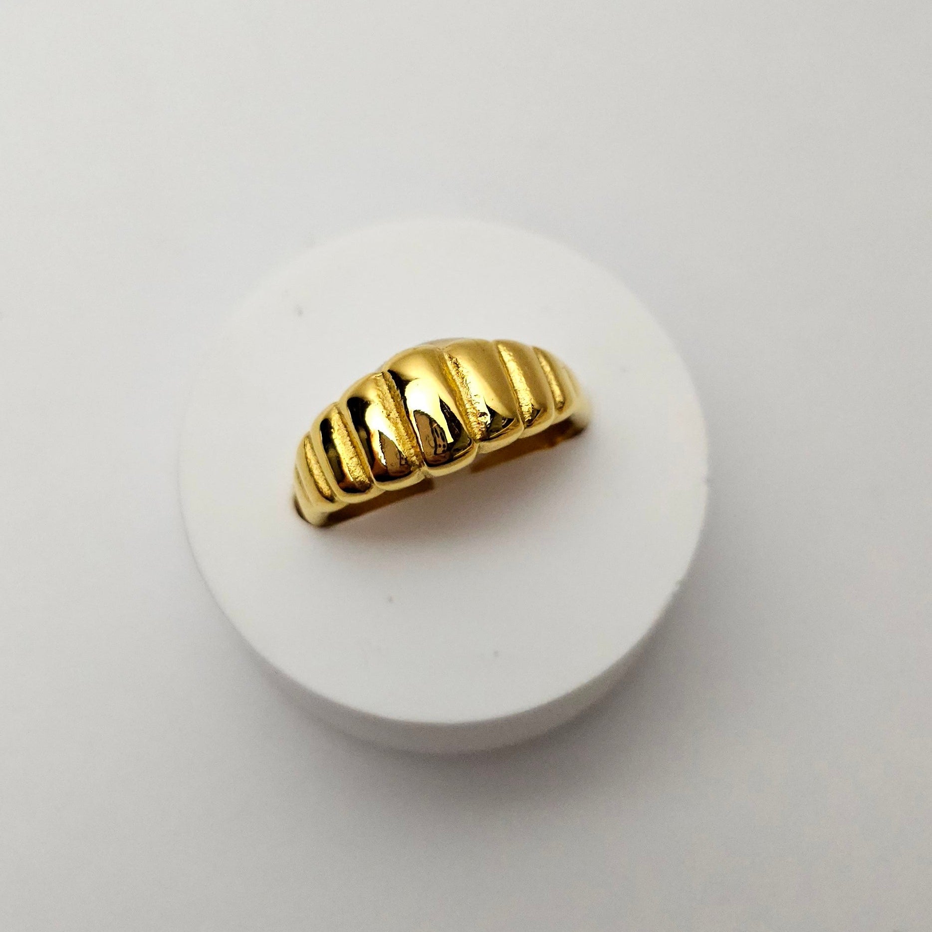 Semi Croissant Ring